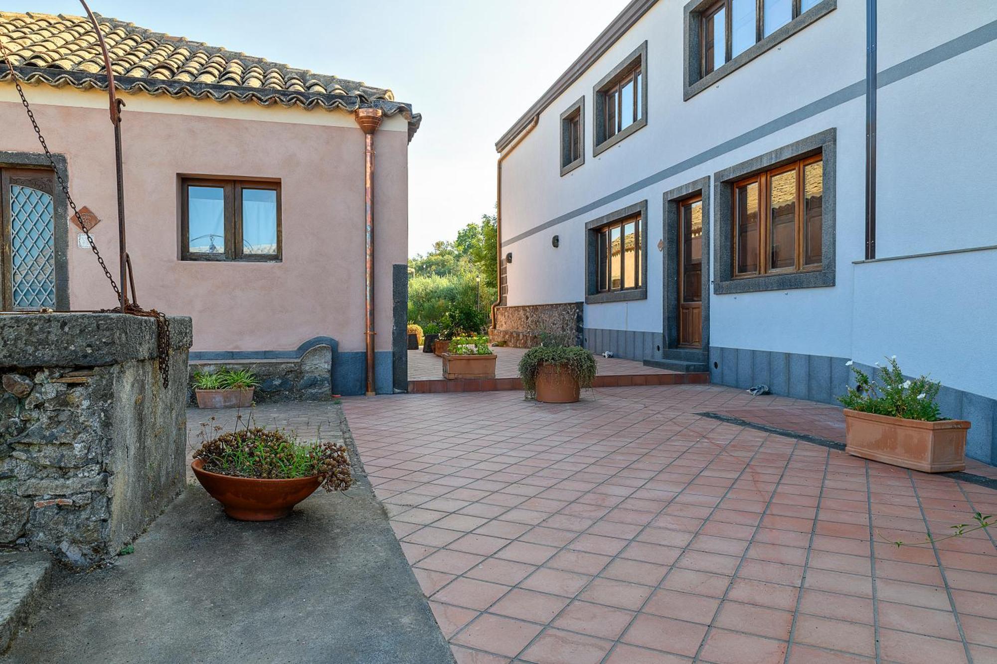La Pietra Antica O' Munti Villa Mascali Exterior photo